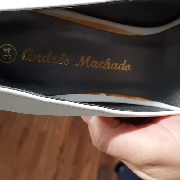 Pumps - Picture 4 of 5